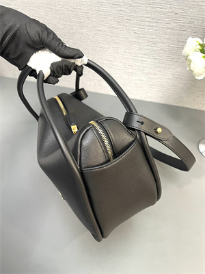Pra*a darling leather handbag black color 1ba451