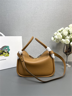 Pra*a darling leather handbag caramel color 1ba451