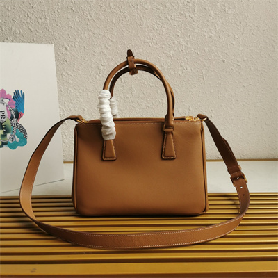 Pra*a medium galleria  leather bag brown color 1ba863