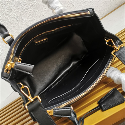 Pra*a medium galleria  leather bag black color 1ba863