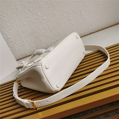 Pra*a medium galleria  leather bag white color 1ba863