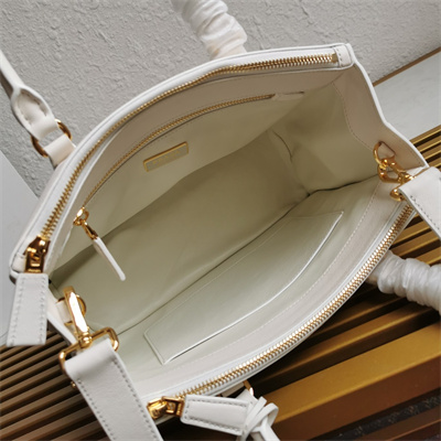Pra*a medium galleria  leather bag white color 1ba863