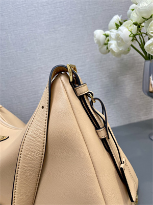 Pra*a aimée large leather shoulder bag 1bc228