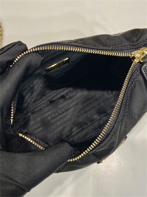 Pra*a vintage re-nylon padded shoulder bag black 1bd646