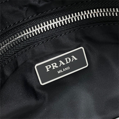Pra*a medium re-nylon padded tote bag black 1bg380