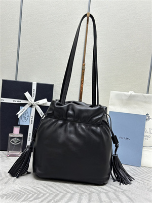 Pra*a nappa leather shoulder bag black color 1bg541