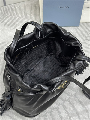 Pra*a nappa leather shoulder bag black color 1bg541