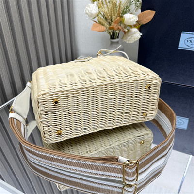 Pra*a medium wicker and linen blend tote bag tan/white 1bg835