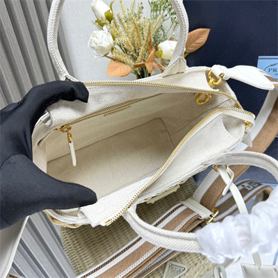 Pra*a medium wicker and linen blend tote bag tan/white 1bg835