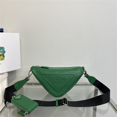 Pra*a triangle leather shoulder bag green color 1bh190