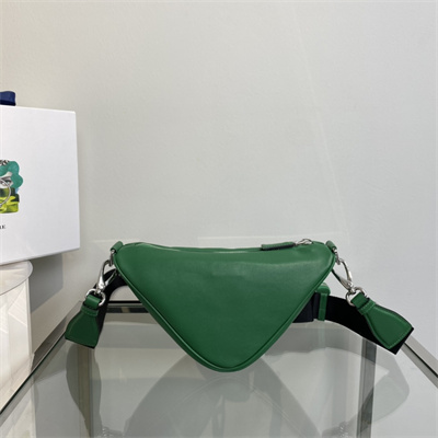 Pra*a triangle leather shoulder bag green color 1bh190