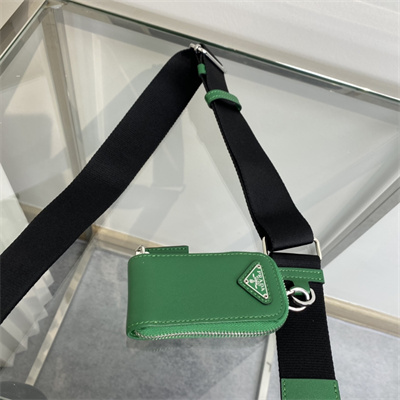 Pra*a triangle leather shoulder bag green color 1bh190