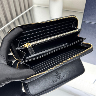 Pra*a large saffiano leather wallet black 1ml506