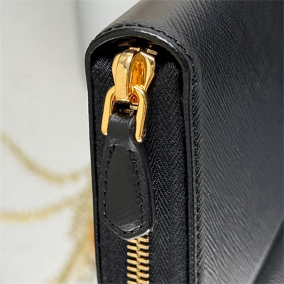 Pra*a large saffiano leather wallet black 1ml506