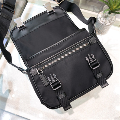 Pra*a re-nylon and saffiano leather shoulder bag black 2vd034