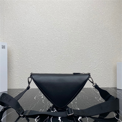 Pra*a triangle leather shoulder bag black color 2vh155