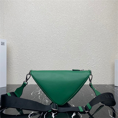 Pra*a triangle leather shoulder bag green color 2vh155