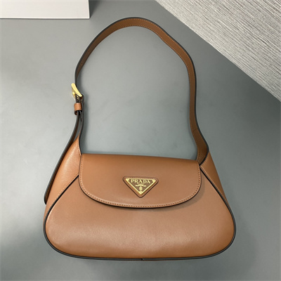 Pra*a small leather shoulder bag caramel 1bd358