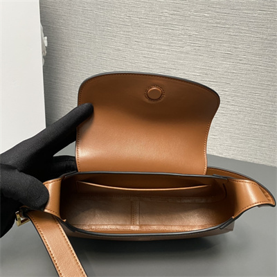 Pra*a small leather shoulder bag caramel 1bd358