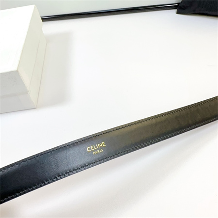 Ce**e triomphe belt 25mm calfskin in silver color