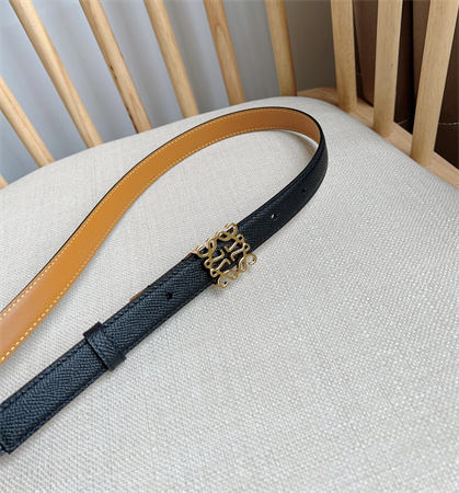 L0ew* belt in grained calfskin 20mm gold hardware black/brown
