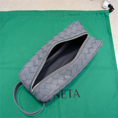 BV Intrecciato Travel Pouch In Calfskin Grey