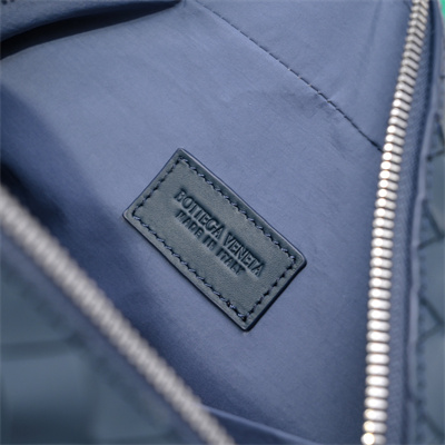 BV Intrecciato Travel Pouch In Calfskin Navy