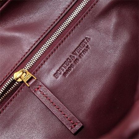 BV Small Jodie In Lambskin Leather Burgundy Color