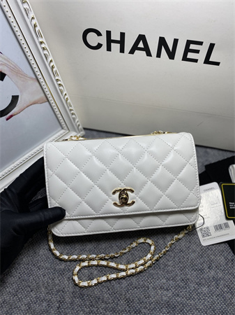 Cha.nel Trendy CC Wallet On Chain Lambskin Gold Tone Metal In White A80982