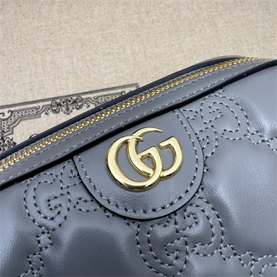 gu.cci G*u*i gg matelassé beauty case in grey leather 726047