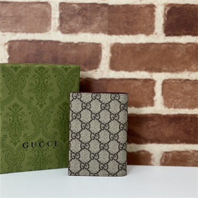 gu.cci gg passport case with bordeaux interior S*p*e canvas 795229