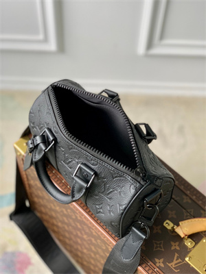 LV  Keepall Bandoulière 25 Taurillon Monogram M20900