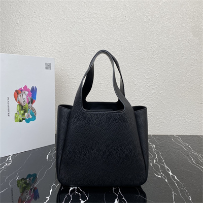 Pra*a medium leather tote 1bg335