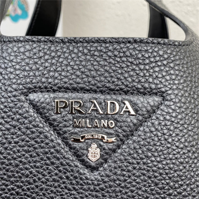 Pra*a medium leather tote 1bg335