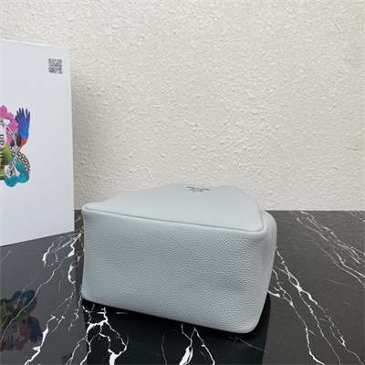 Pra*a medium leather tote 1bg335