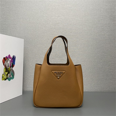 Pra*a medium leather tote 1bg335