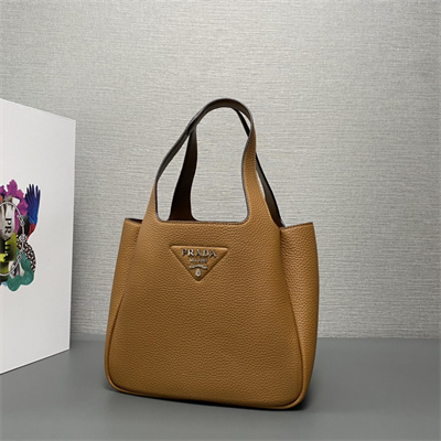 Pra*a medium leather tote 1bg335