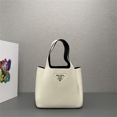 Pra*a medium leather tote 1bg335