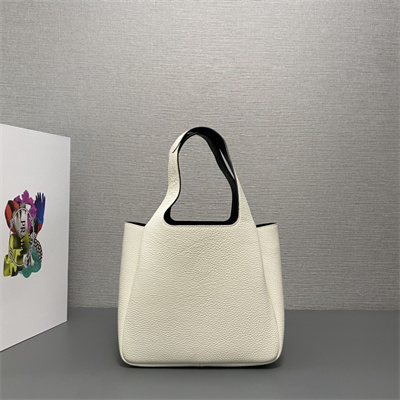 Pra*a medium leather tote 1bg335