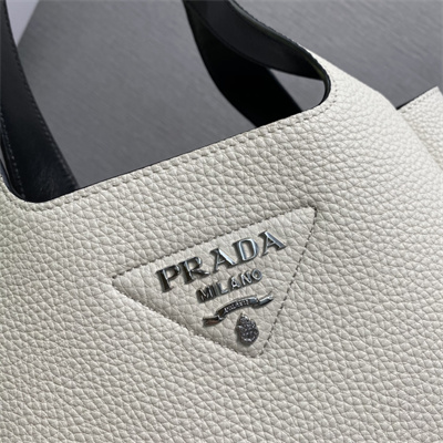 Pra*a medium leather tote 1bg335