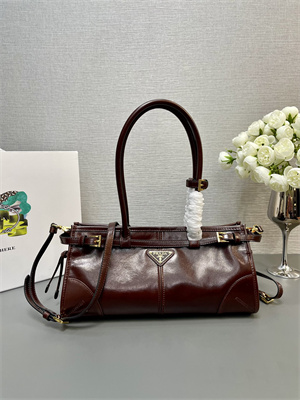 Pra*a medium leather handbag 1ba426