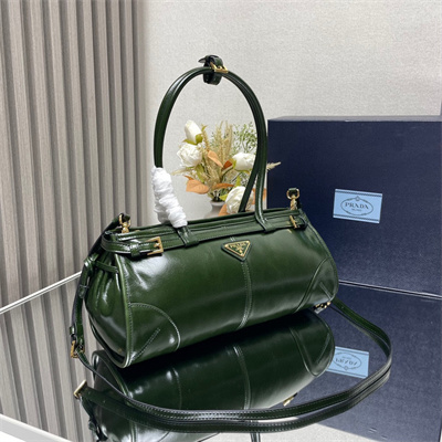 Pra*a medium leather handbag 1ba426