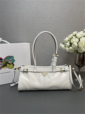 Pra*a medium leather handbag 1ba426