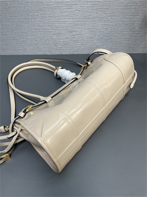 Pra*a medium leather handbag 1ba426