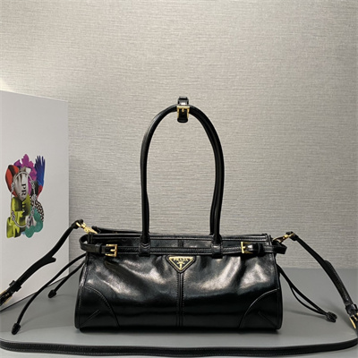 Pra*a medium leather handbag 1ba426