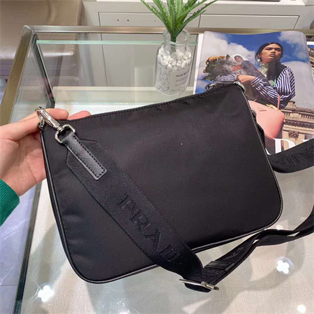 Pra*a re-nylon and saffiano leather shoulder bag black 2vh113