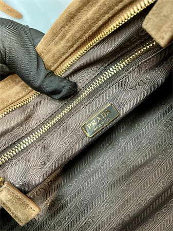 Pra*a medium suede handbag  brown 1ba426