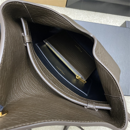 Y.S.L CASSANDRE Envelope Messenger In Grained Lambskin Light Musk