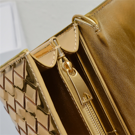 BV Andiamo Large Flap Wallet Lambskin Gold