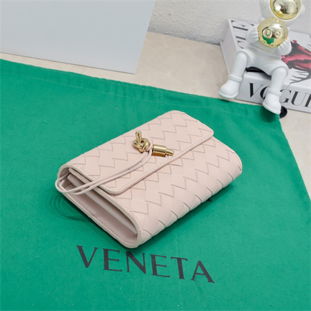 BV Andiamo Large Flap Wallet Lambskin Lotus